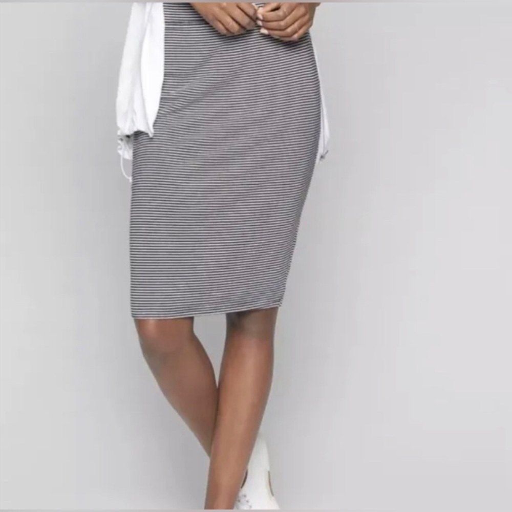 Athleta Midi Travel Skirt